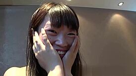 Gadis Asia horny jelajah nafsu liar di aksi tak sensor