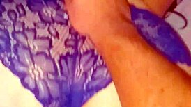 Je li tvoja drugarica tako napaljena za hardcore facial?