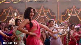 Katrina Kaifovy kozy se třesou v zpomaleném záběru blízko