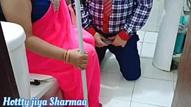 Desi hot sex with sexy housewife in tight missionary