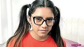 Ivanna d�az fucks peruvian teen in apartment after bumble meetup