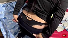 Cuñada gives hidden oral in room.