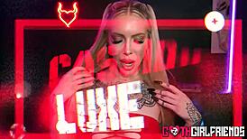 Cassidy Luxe Stretches Pussy!