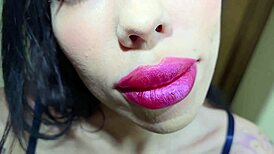 Блин, эта бимбо глотает хардкорный ир в лицо как чемпионка! 😈