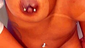 vem lamber o açucar doce nectar da minha buceta maximo prazer gozando - rosa vermelha