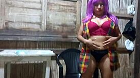 sexy madrastra se viste de trabajadora con encantos sexuales porno real casero de madrastra arrecha tocandose vagina y tetas el rancho de su casa