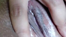 Masturbando Com Um Pregador E Gozando