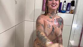 i gave in the hair and asked to cum inside, he filled my pussy with milk all in sheer!