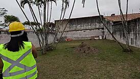 foi fiscalizar a obra e imaginou pedreiros fodendo seu bucetão. latina hairy pussy anal fetish! 🔥