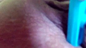 Masturbando Com Um Pregador E Gozando