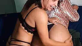 i suckin da big boobies of da skinny gal