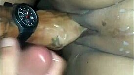 Pauzudo šuká tučnú krásku, ale žiada si o trením kokota v jeho riťke