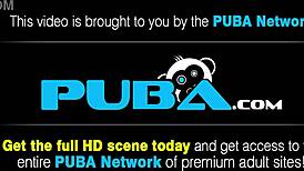 Lepa plavuša pornstar Bree prstima svoju mokru pičku u nagoj masturbaciji