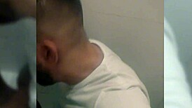 Špijunska kamera hvata moju hermanastru u bikiniju, velike sise i dupe