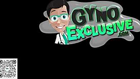 Seksowna 20-letnia blondynka Ariela Donovan ma mokrą cipkę sprawdzoną przez starych lekarzy