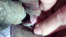 Vietnamese Babe Con Hàng Delivers Intense Action in Steamy Clip