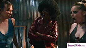 latina and ebony girls battle with strapon toys 😜