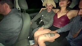 the loirinha got naughty with two in the car