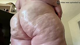 I admire Ariesbbw's big fat oiled ass, it's so sexy and inviting