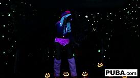 2 Hot Blondes Share Halloween Scare