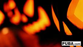 2 Hot Blondes Share Halloween Scare