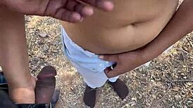 मैंने अपनी बिग अस इंडियन देसी गर्ल को जंगल में ह्यूज डिक से चोदवाया