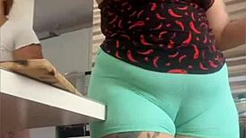 BBW Flashes Swollen Pussy In Exhibitionist Display