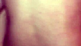 Minha mina tem bunda perfeita, amo foder de cowgirl enquanto ela cavalga forte 😍🍑