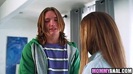 Jesi li video stepmom dvostruko prodrutu od stepsona i njegovog nasilnika? Kakva divlja scena!