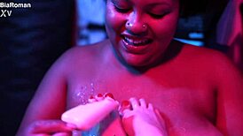 Cutie Piie Rubs Popsicle On Her Bare Feet