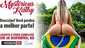 Bunda Gostosa Brasileira MysteriousKathy em Tangas Minúsculas Tentando Fio Dental Completo no Vermelho