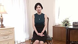 Жена в Первый Раз Май Йошин в Сцене Измены с Сосанием