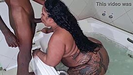 Debuting My New Toy In Jacuzzi!