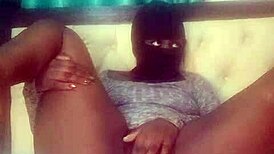 Angela Oxo Shakes Bouncy Booty Solo