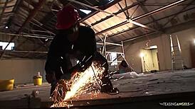 threesome sex gets this gorgeous girl cum on face! makes her so happy! 😘