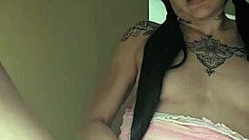 Petite 18+ girl chats online