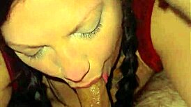 Milf brunette berlekuk bagi hisap basah cepat deepthroat