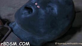 Restrained slave gets oral 😈