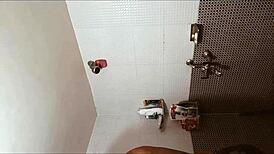 Seks Kamar Mandi Ekstrem dengan Ngentot Keras dan Omongan Kotor