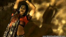 Indian Milf Brunette Masturbates In High Definition!