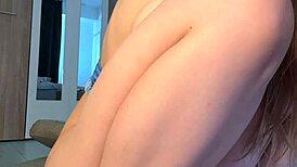 Syvässä ajatuksessa tuplapanoessa tiukkaa teiniperseä