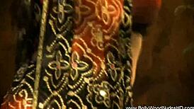 Indian Milf Brunette Masturbates In High Definition!