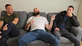 Billie Star DAP trempée avec 3 sur 1 DP, ATM, pisse en bouche, éjac faciale énorme