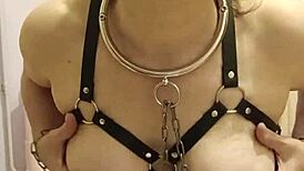 授業後に野原で暴れるフランス人ブロンド、どうやってここに来たの？