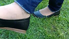 タン・ナイロンとフラットでつま先を浸すのが好き