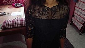 Man, the landlord totally banged her for the house rent, check this curvy babe’s ass worship close-up! 😍