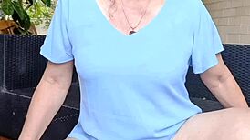 Maturemons gaping pussy lips so huge and wet