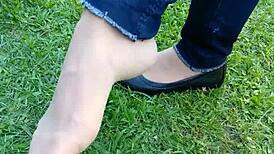 タン・ナイロンとフラットでつま先を浸すのが好き