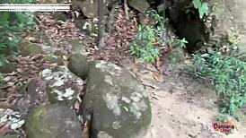 Fomos pegos TRANSANDO na cachoeira durante férias com Damiana