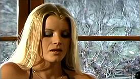 Dostávám sexy dvojité kouření od Alix a Anna Bell s velkým facialem